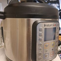 Instapark pressure cooker