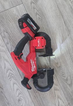 Milwaukee Fuel Compact Bandsaw