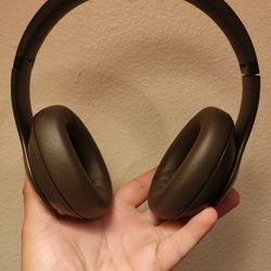 Beats Studio Pro (Brown)