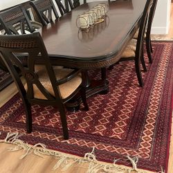 Solid Wood Extendable Dinning Table 