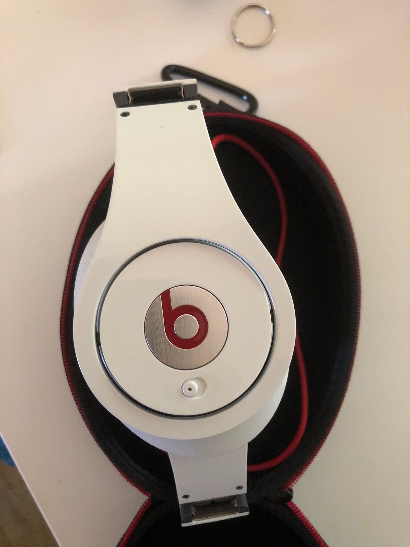 Beats studio 2.0