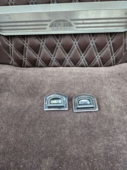 Bentley trunk  anchors