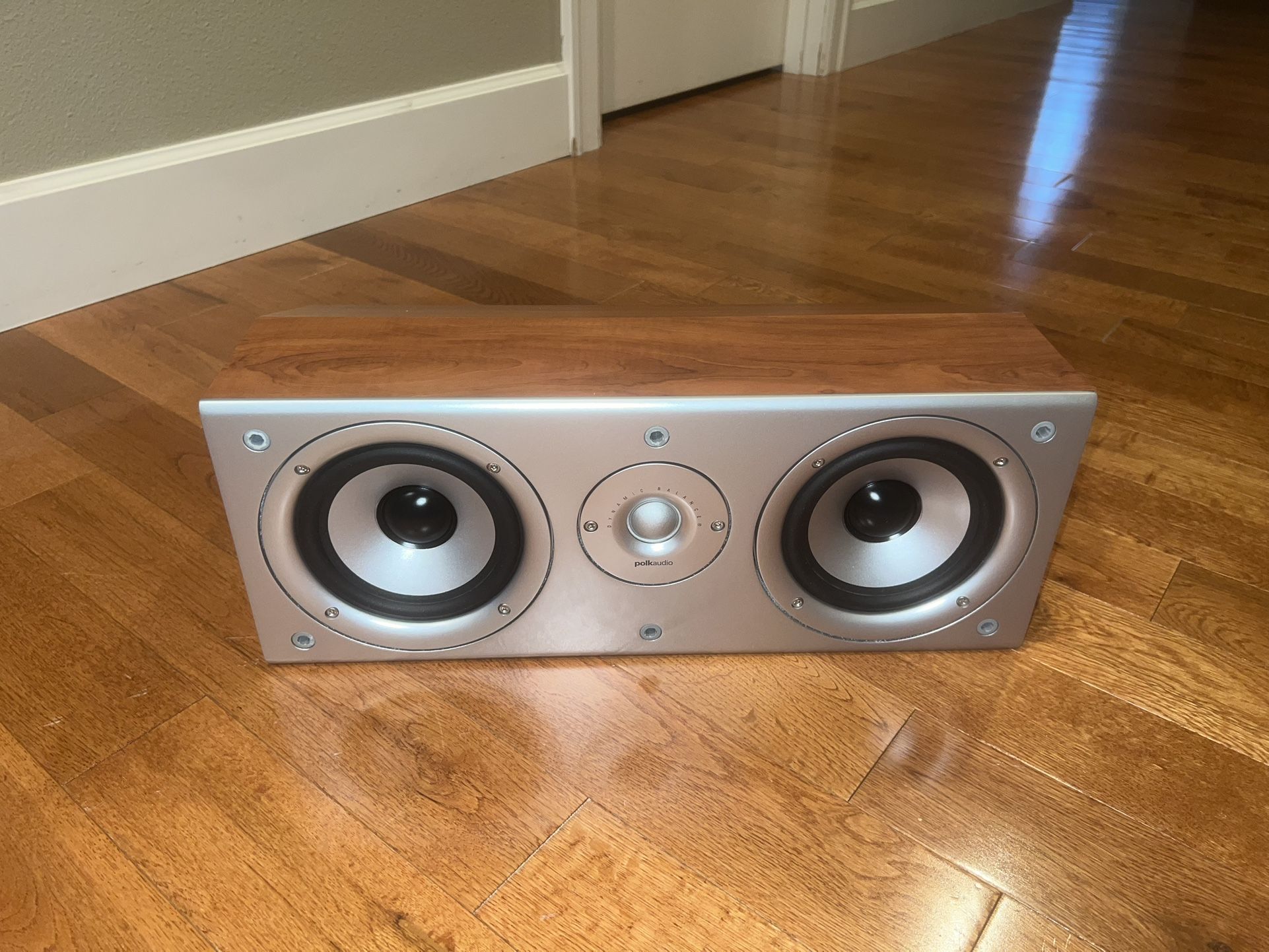 Polk audio CS1 center channel speaker