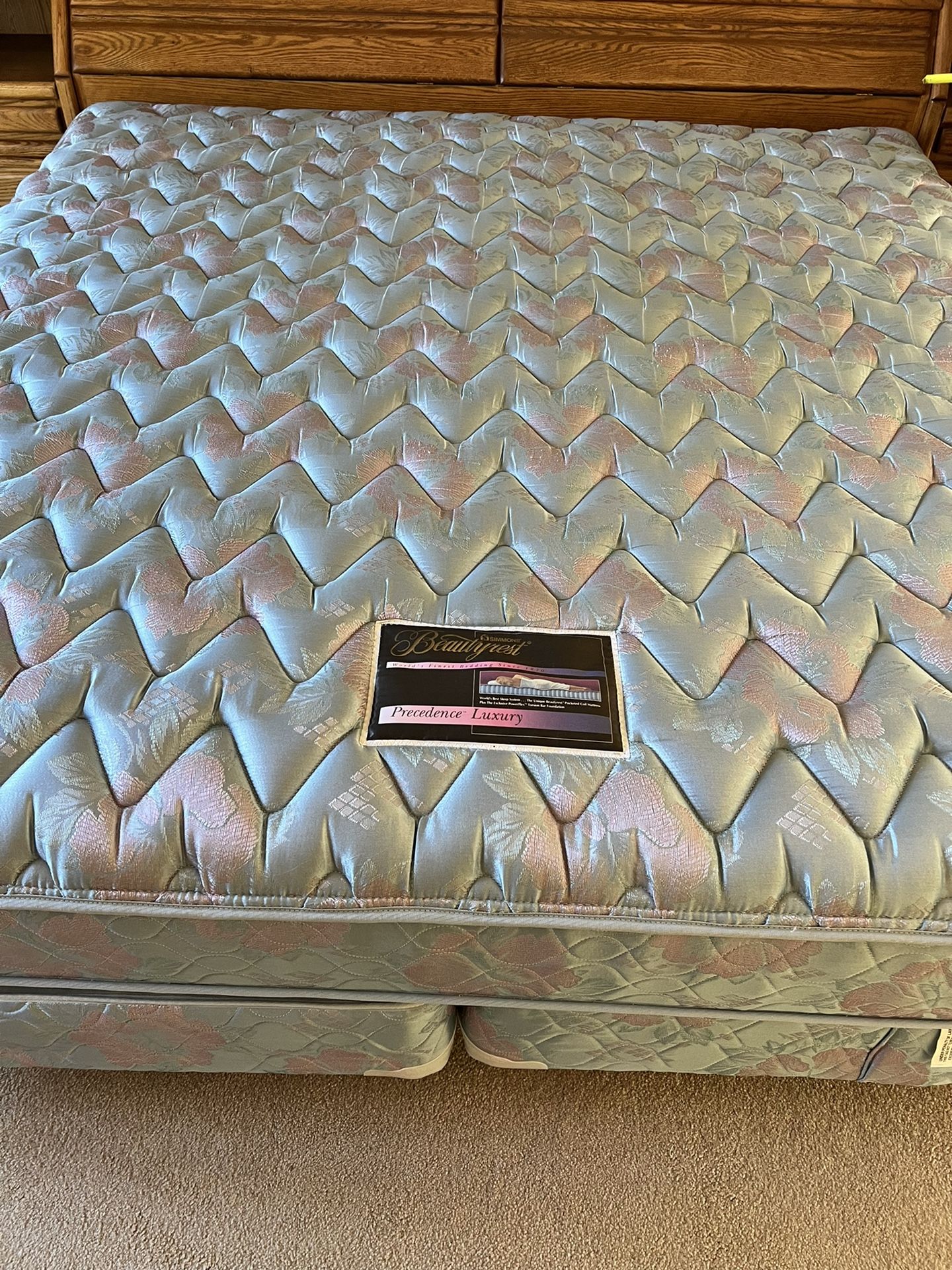 Blackhawk Bedroom Set & Mattress for Sale in Lyons, IL OfferUp