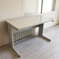 Heavy Duty Table - Sturdy