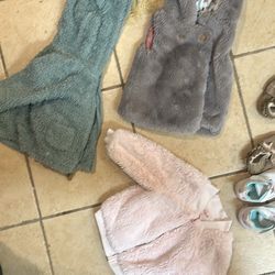 Baby girl Clothes: Ages Newborn To 2T