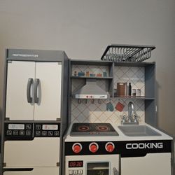 Play Kitchen