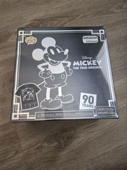 Disney amazon exclusive POP! Tees size Larget