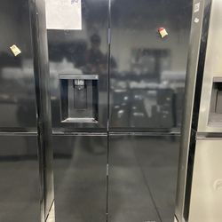 LG Refrigerator Never Used .Up to 50%off. $ 0 Down payment.Take home today!$999