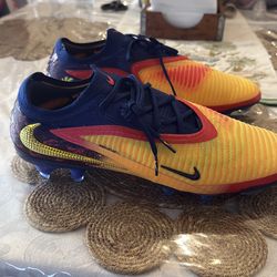 NIKE PHATON ELITE   SOCCER CLEATS size 13