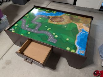 Imaginarium mountain rockTrain table