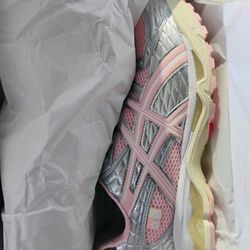 Asic (Vandy The Pink ×atmos Banana Split Strawberry)