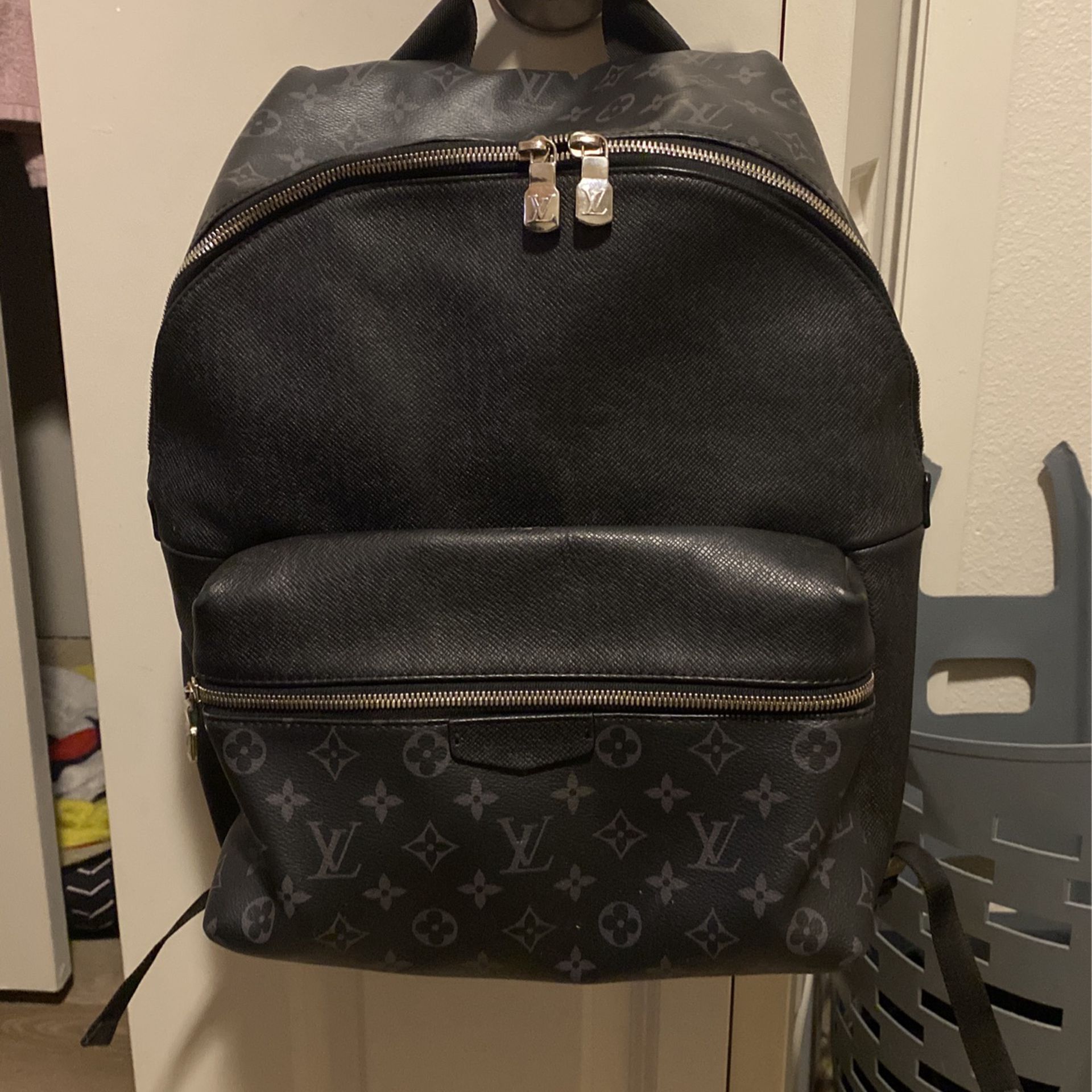 Black Louis Vuitton Discovery Back Pack