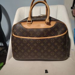 Louis Vuitton Purse