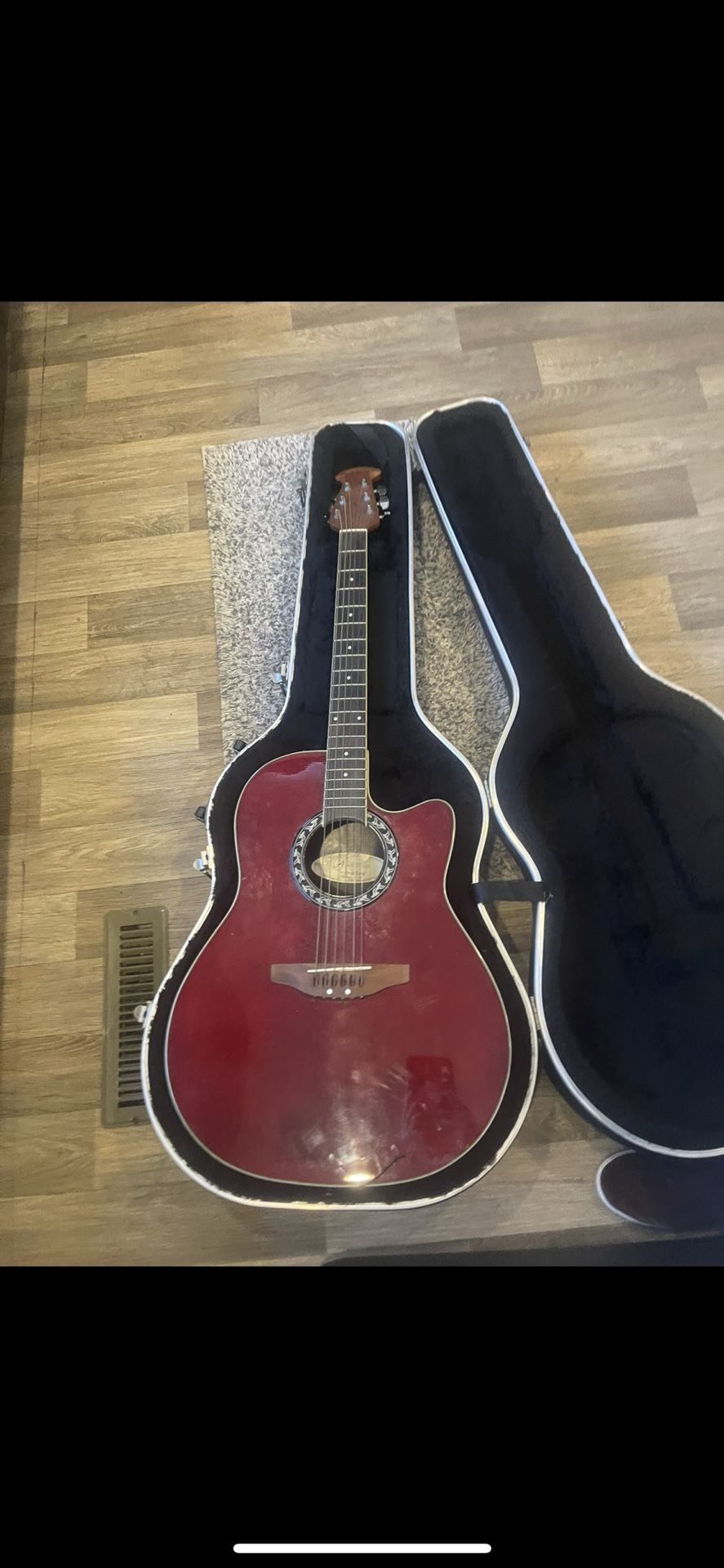 Ovation Celebrity CC057 acoustic-electric guitar