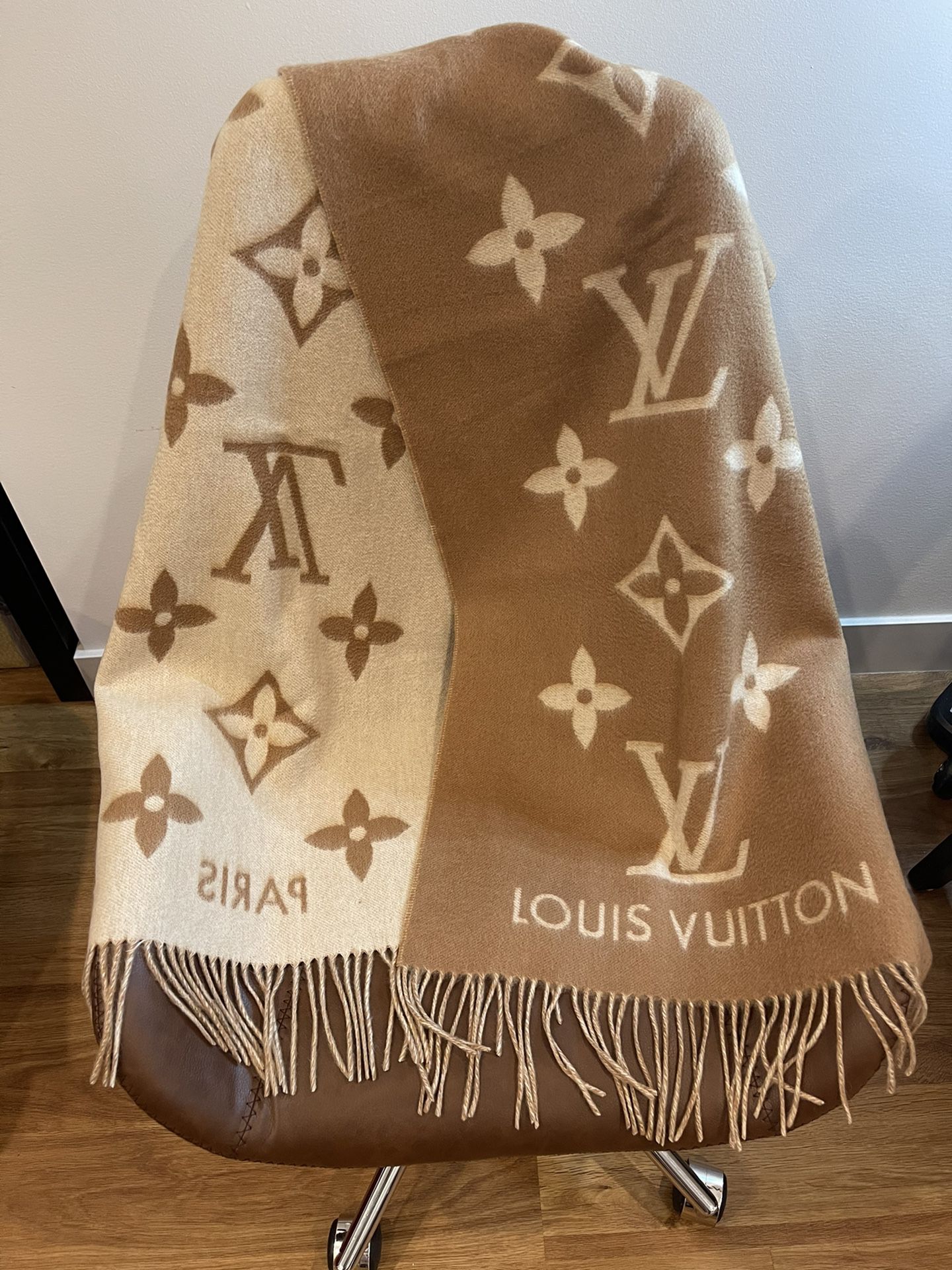 Louis Vuitton Reykjavik Scarf Sand Cashmere