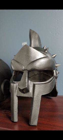 Gladiator helmet