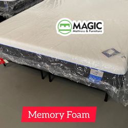 Queen size memory foam ,,🩶 with box springs 