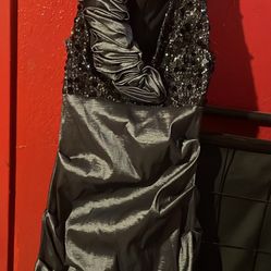 New Dress Never Got To Use It Size 4