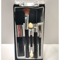The Color Institute 'Brush Compact'
5-pcs *NEW* (Never Used)