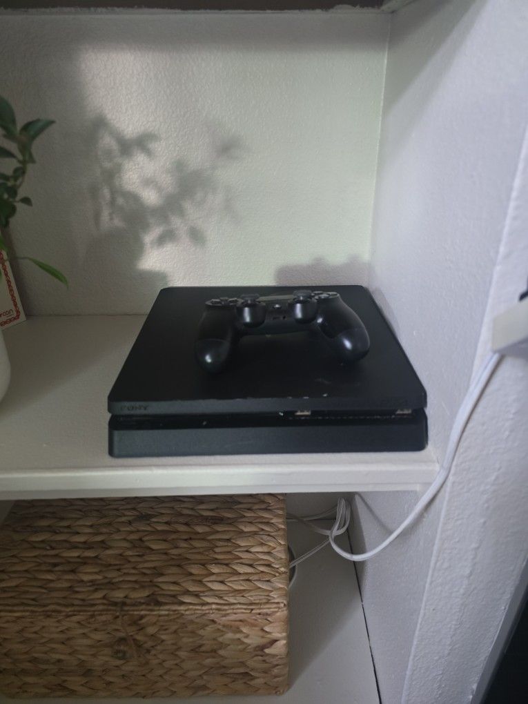 Play Station 4