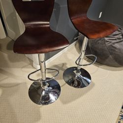 adjustable bar stools (2 stools)