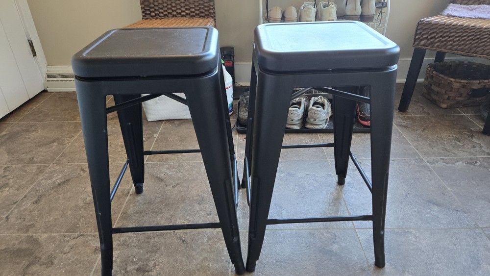 Swivel Bar Stools