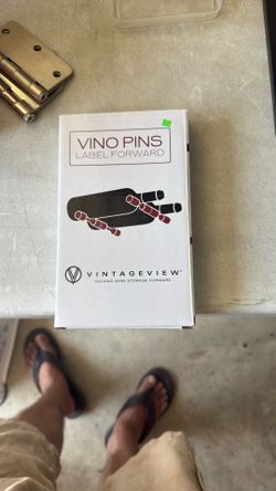 Vino Pins