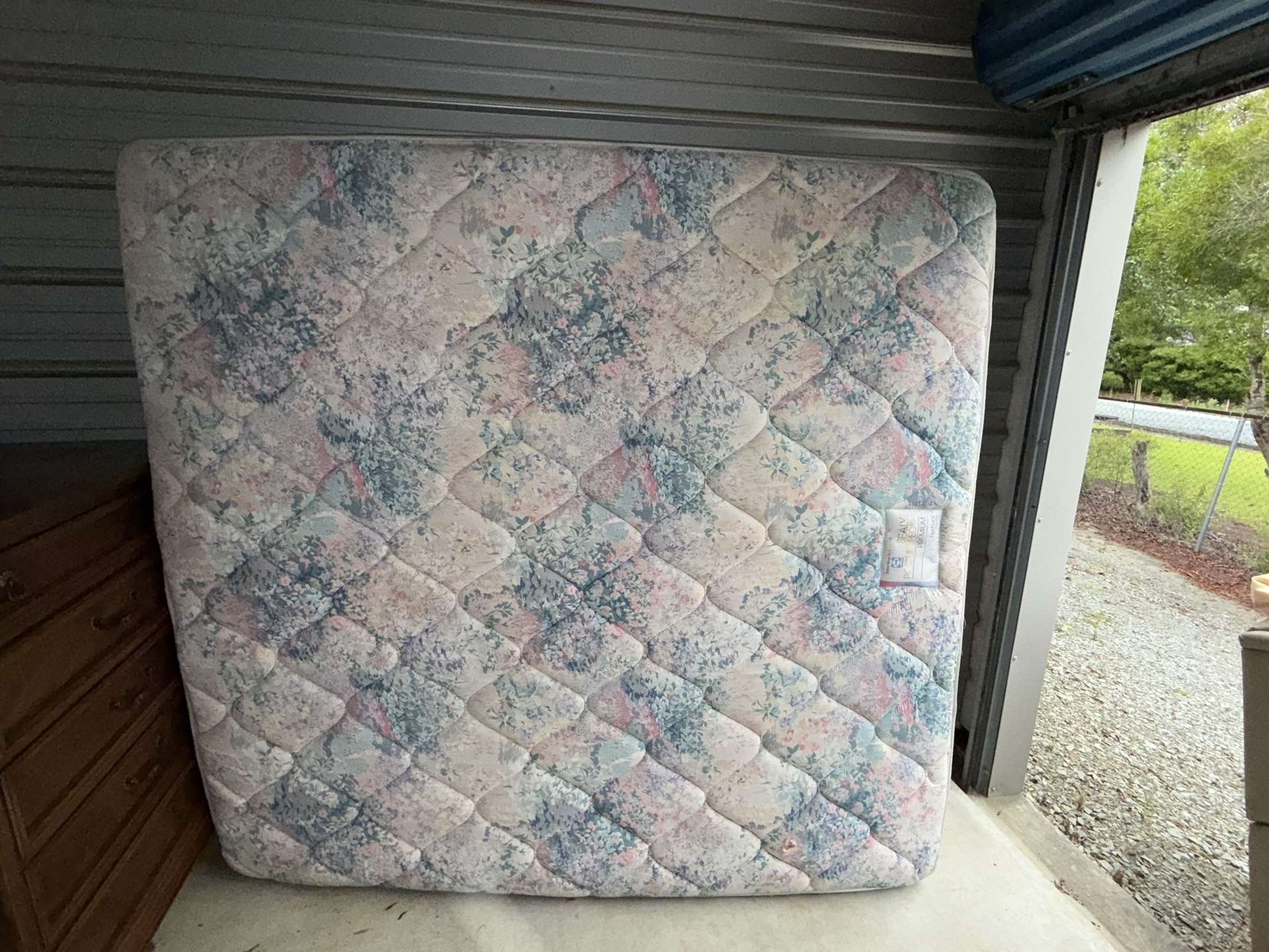 King Sizes Mattress And Box Springs