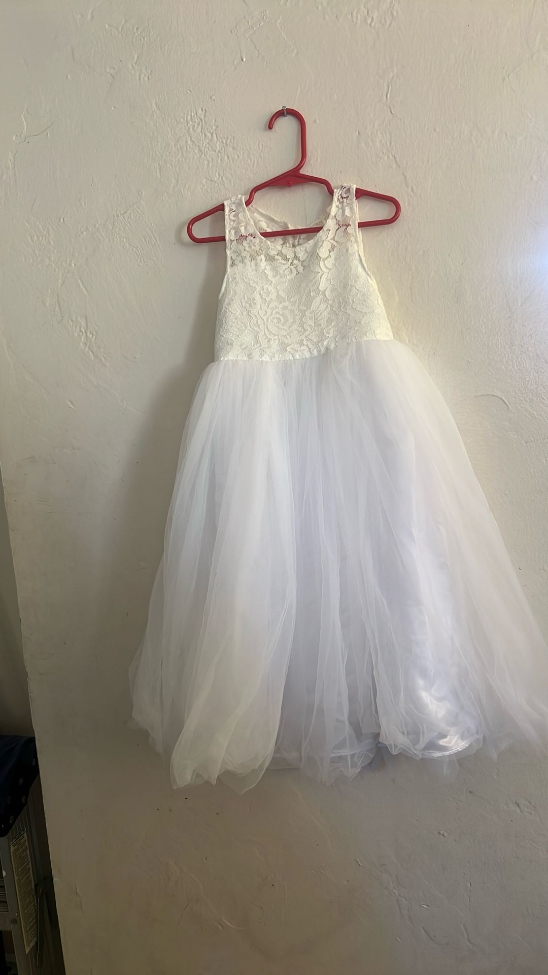 Kids Size 4 White Dress Can Be Use For Different Occasions 