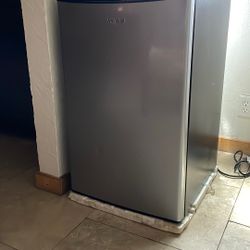 Whirlpool mini fridge