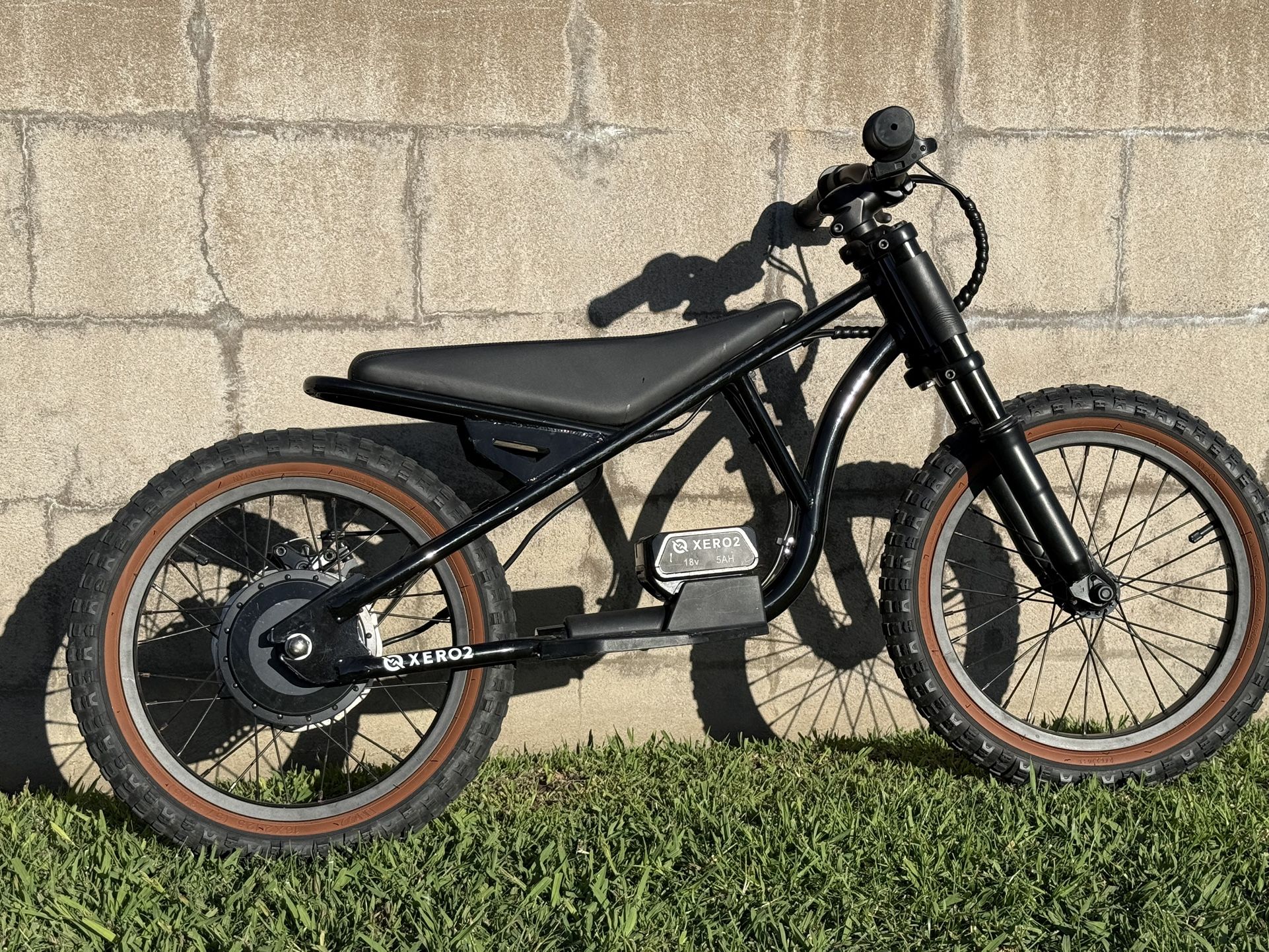Kids Electric Balance Bike Xero2 Flea