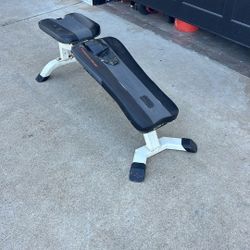 WEIGHT BENCH