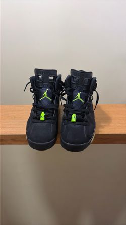 Electric green 6s size 10 fair condition no box