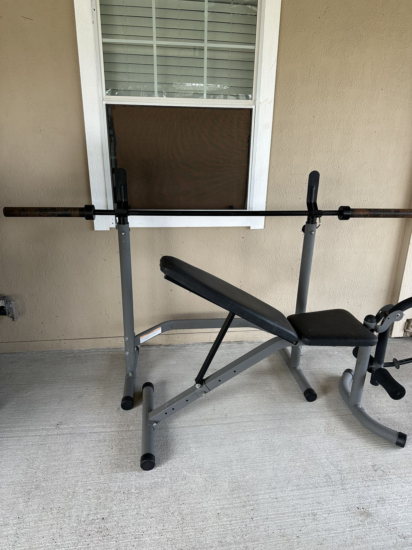 Body Champ adjustable Weight Bench with Leg Extension Attachment & cap 45Lb Olympic Barbell 7ft $170
