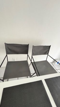 2 IKEA chairs. Immaculate, sound, like new.