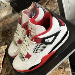 Jordan Retro 4 “Fire Red” (2020) Size 11.5 Men