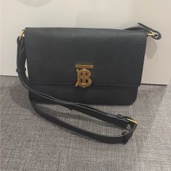 Burbery leather shoulder bag 