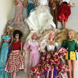 large lot of 1966 Barbie dolls