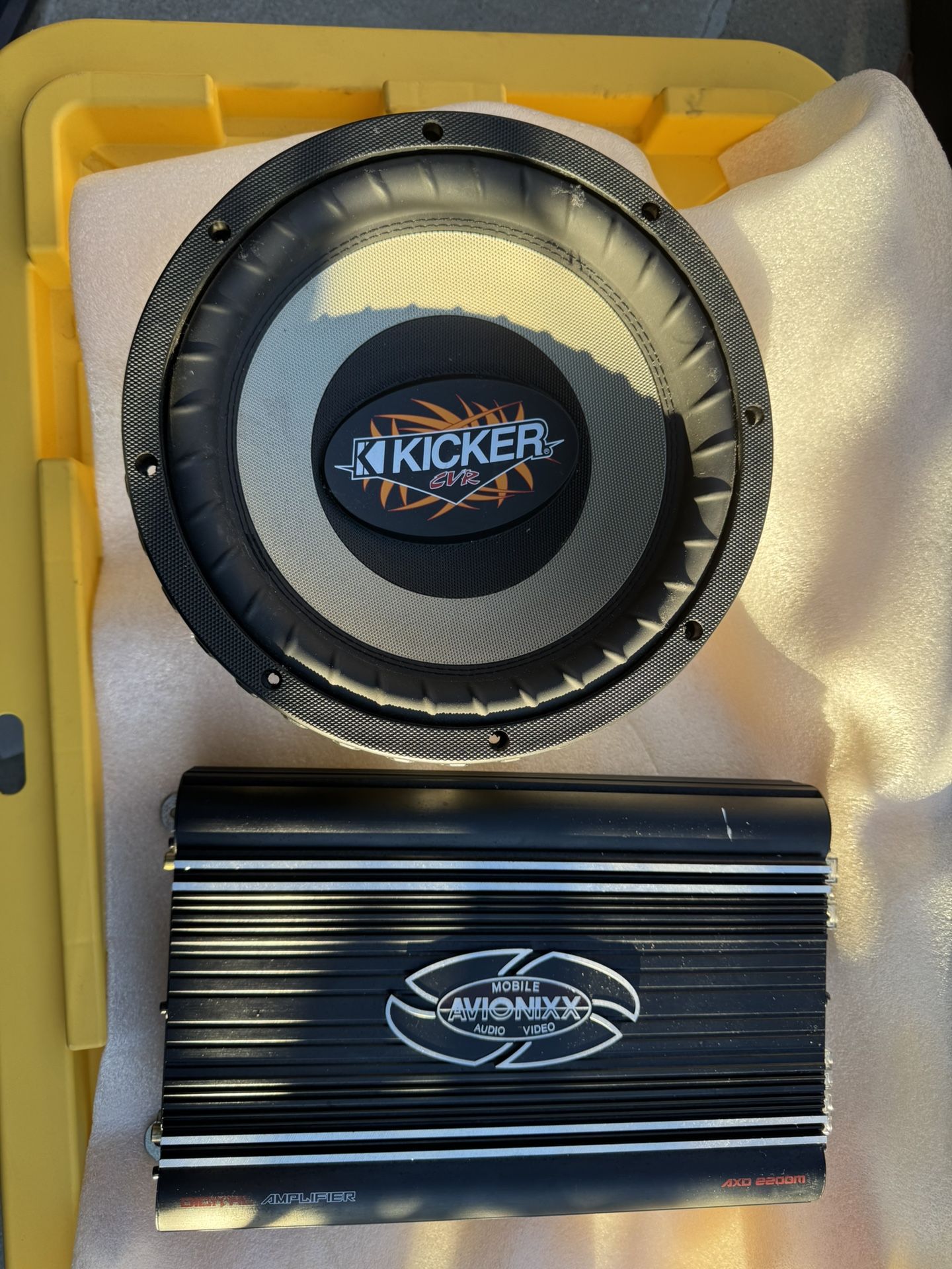 Kicker 10” Sub And Amp