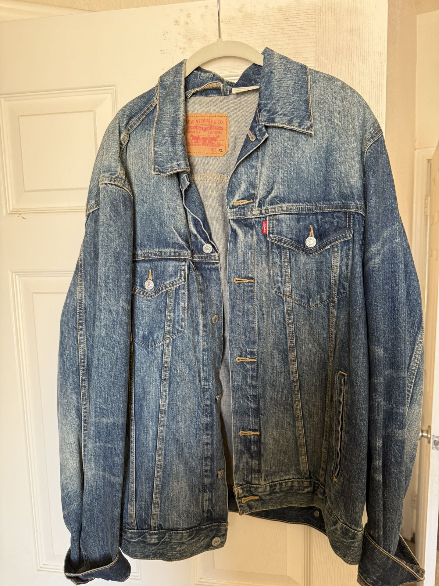 Men’s Light Levi Jacket In Blue Denim