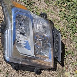 Headlight For Nissan Titan 2015 _17 (Driver Side Only )