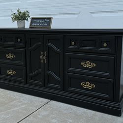 Beautiful Black Large 9-Drawer Solid Wood Dresser