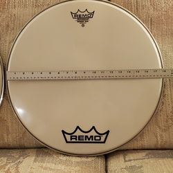 Remo 18" Emperor Smooth White Bass MP Crimplock