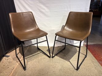 ASHLEY FURNITURE Centiar Mid-Century Brown Beetle Dining Chairs ( Set of 2 )
