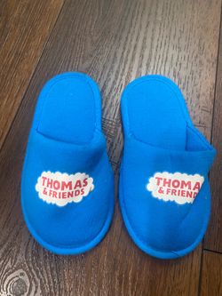 Boys Thomas the train slippers size 6 toddler