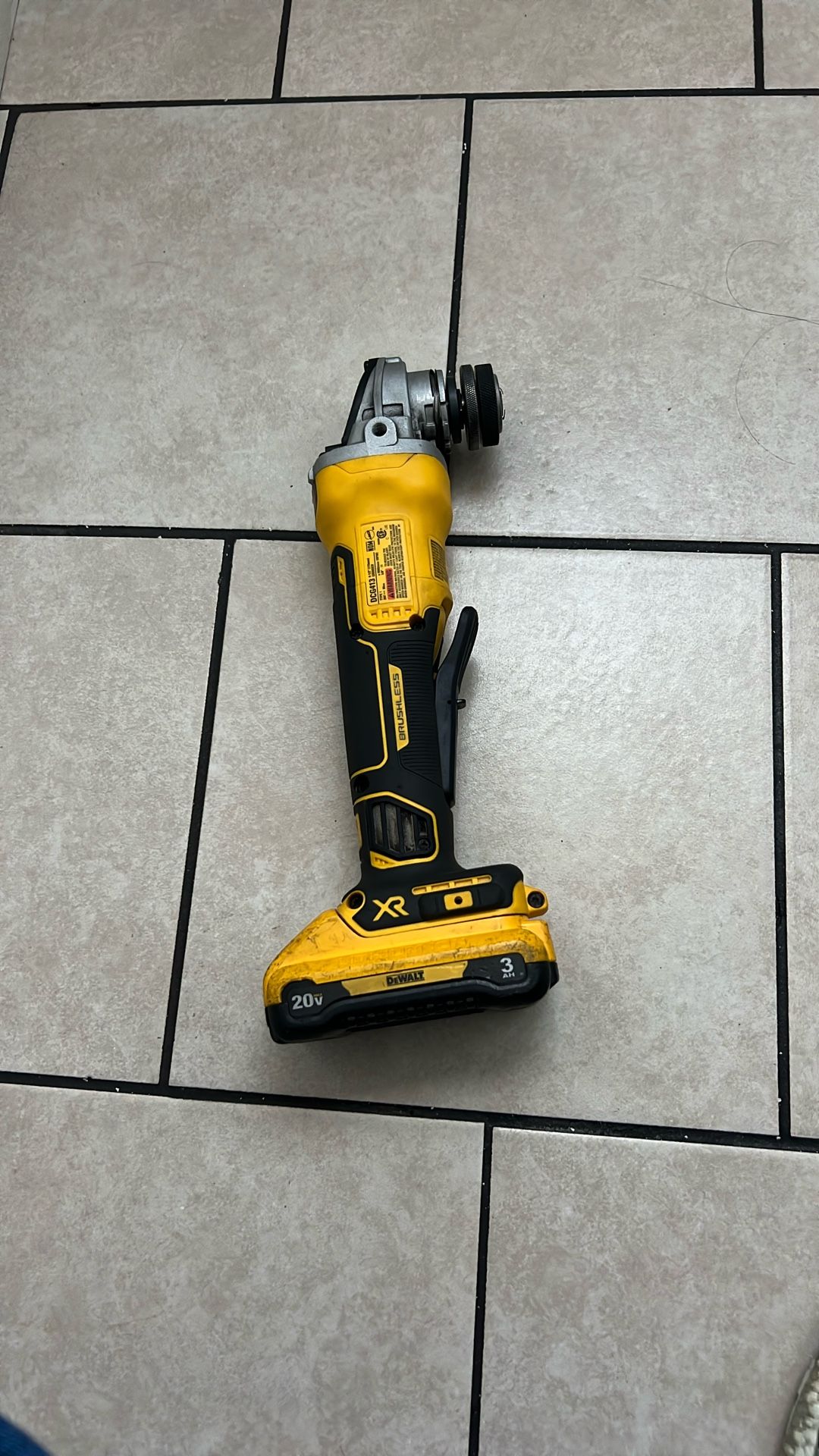 Dewalt 20 v Brushiles grainer