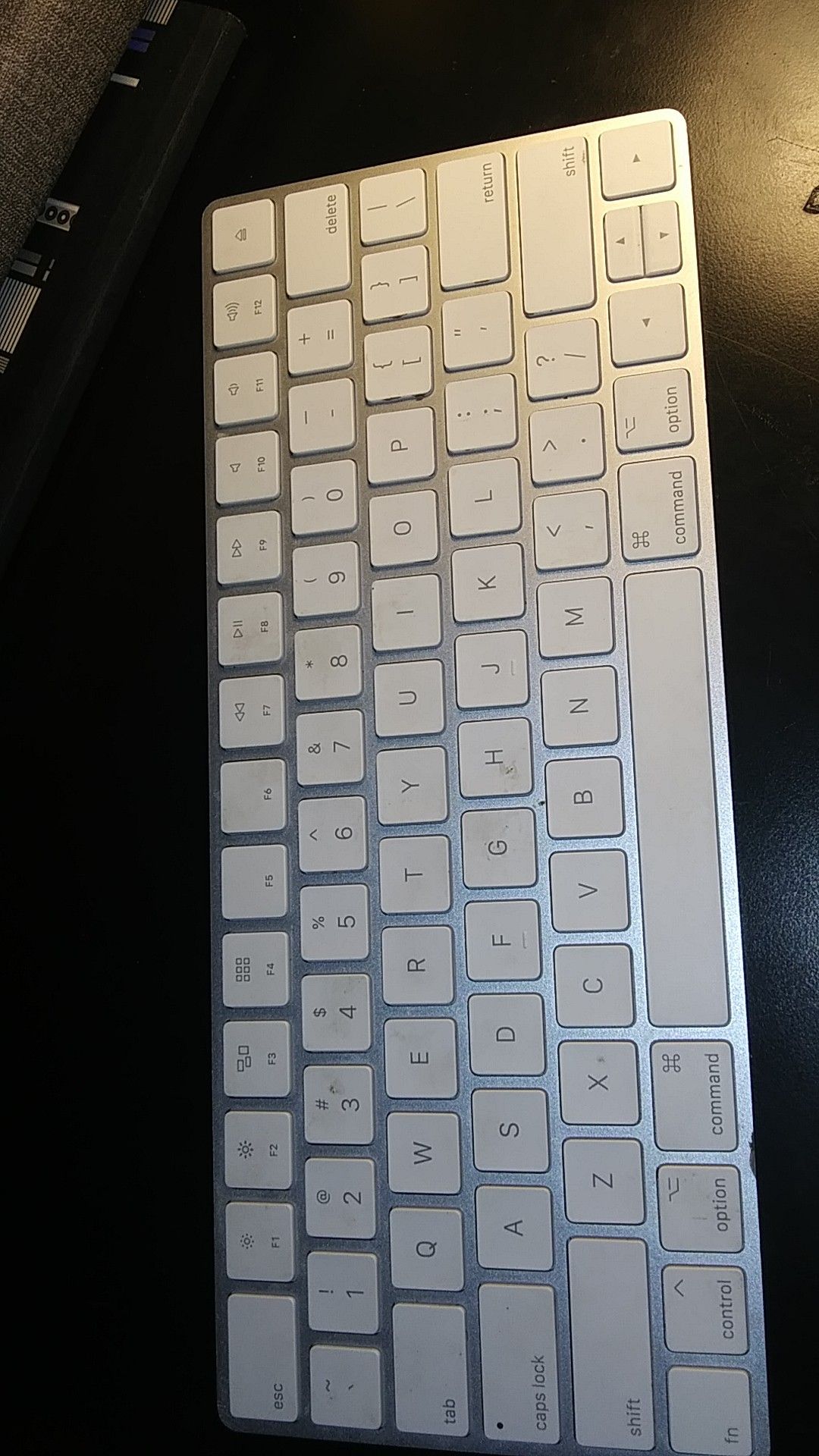 APPLE BLUETOOTH WIRELESS KEYBOARD MODEL A1644