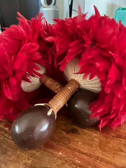 Set of 2 Vintage Feathered Polynesian Maracas Hawaiian Uli Ulis Shakers Hulu Rattles