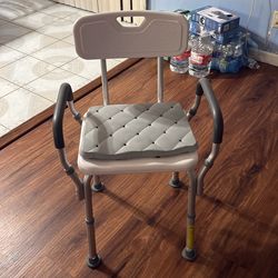 New bath chair
